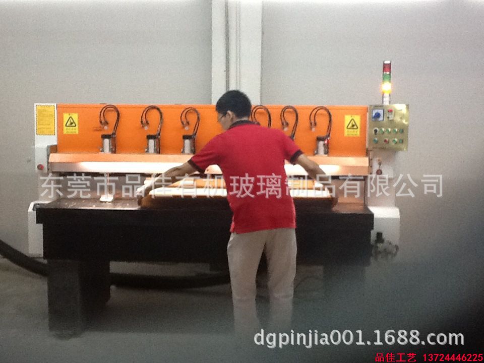 探討有機玻璃工藝品的生產(chǎn)與制作是怎么樣的呢